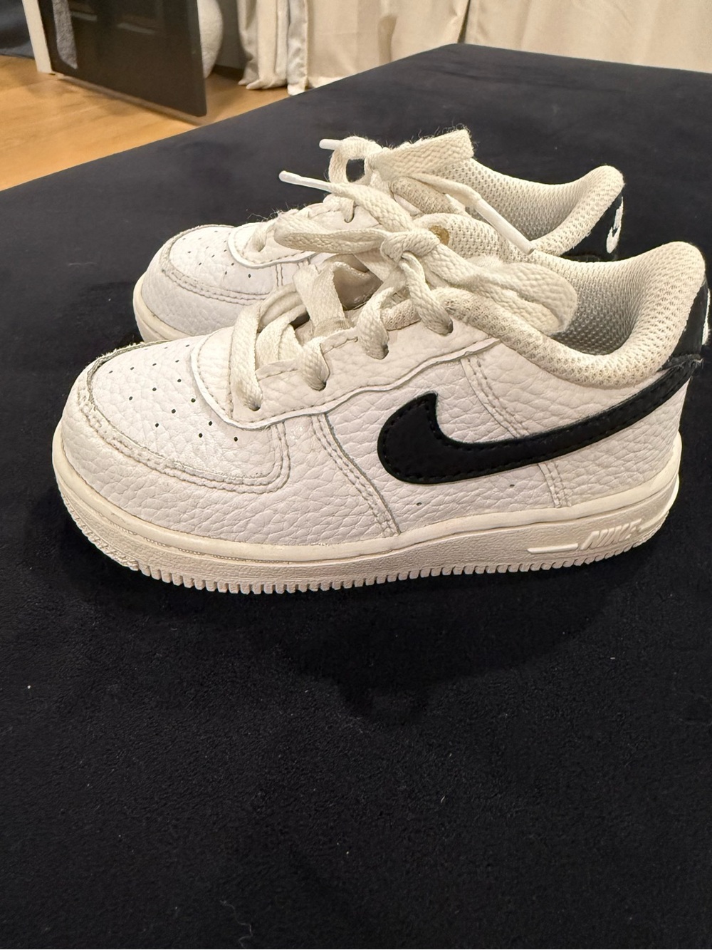 Nike Kids White Leather Low-Top Sneakers